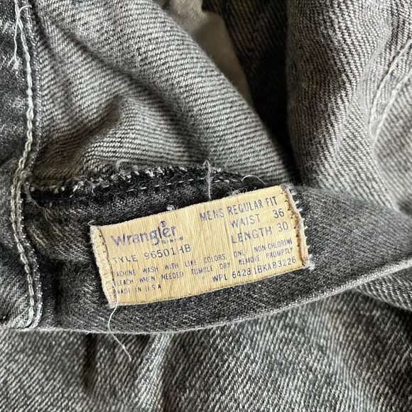Vintage Wrangler Black Acid-Washed Jeans (36x30) - Picture 4 of 4